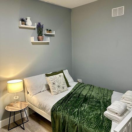 Cosy Ensuite Double Room, Near Heathrow Airport Northolt  Exteriér fotografie