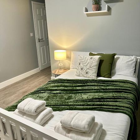Cosy Ensuite Double Room, Near Heathrow Airport Northolt  Exteriér fotografie